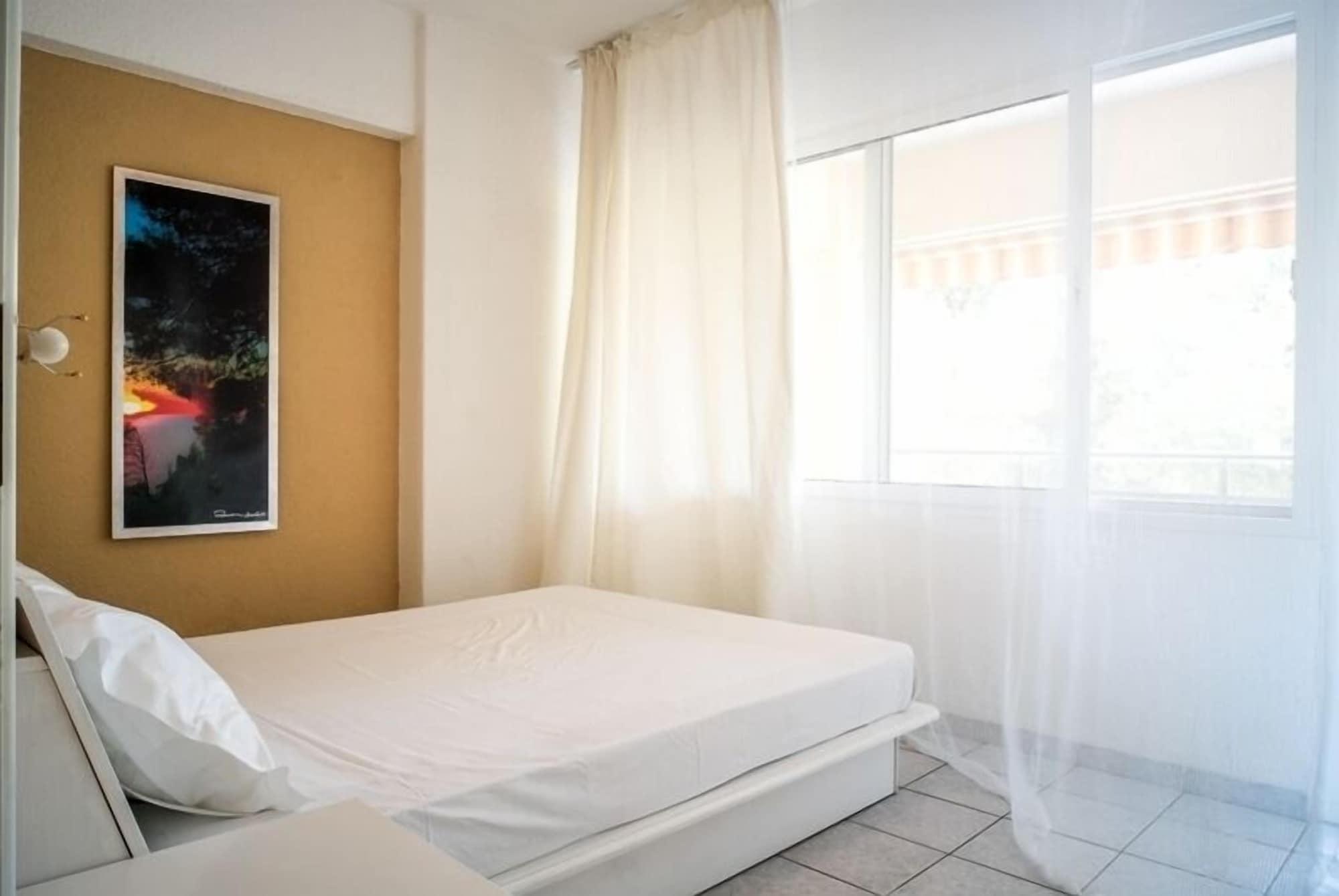 Dryades Hotel Сиври Экстерьер фото