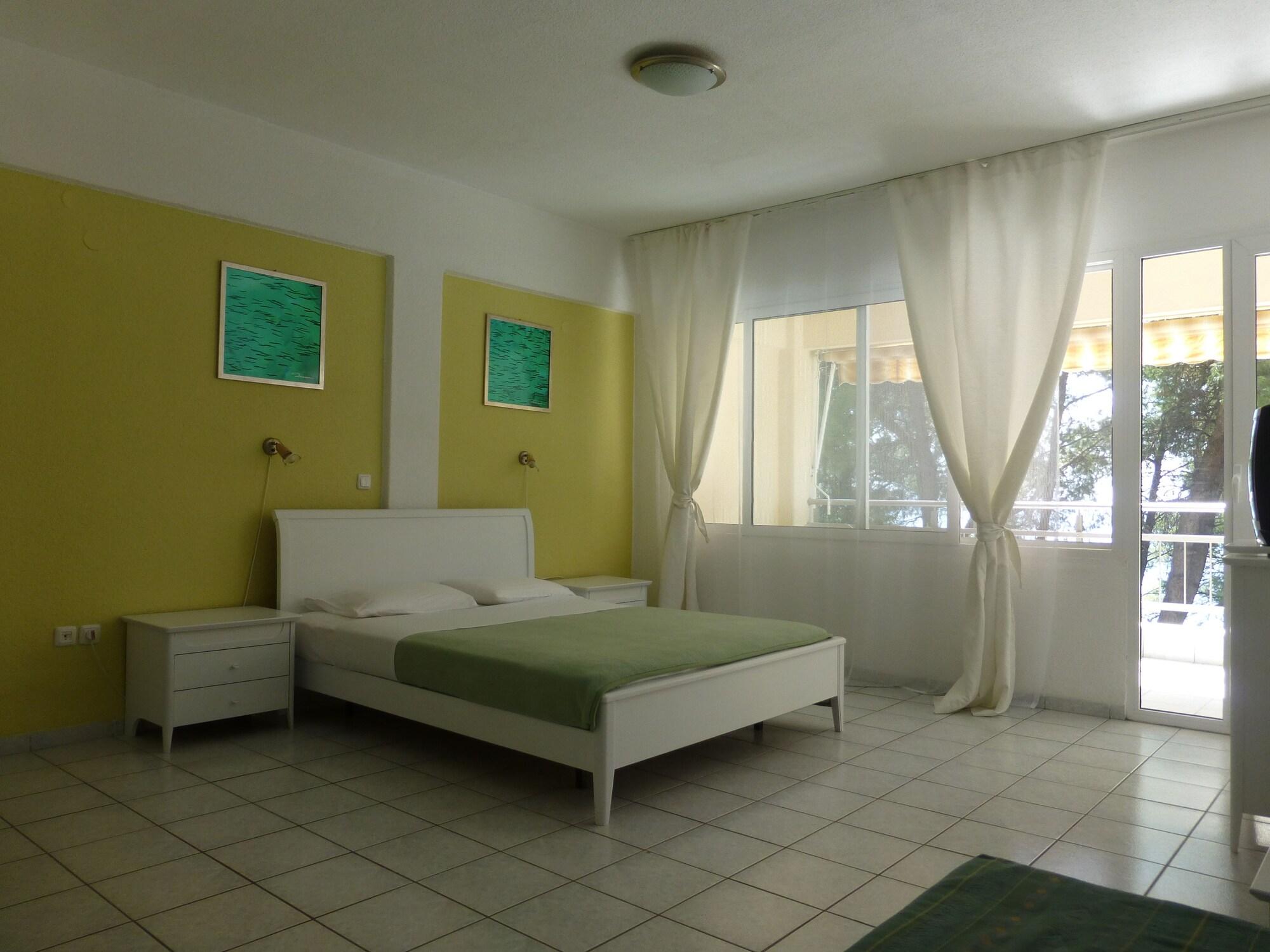 Dryades Hotel Сиври Экстерьер фото