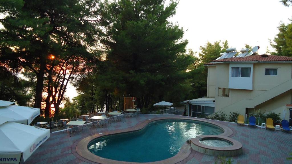 Dryades Hotel Сиври Экстерьер фото